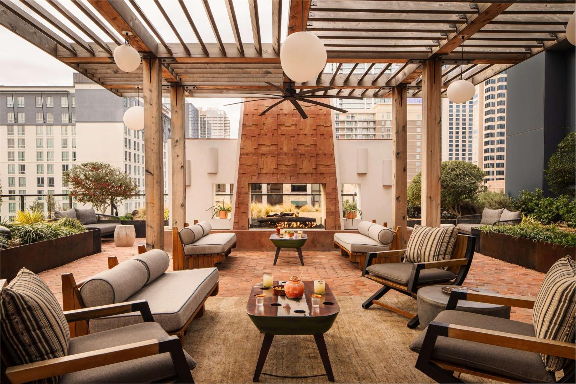 Thompson Austin, By Hyatt Hotel Exterior photo