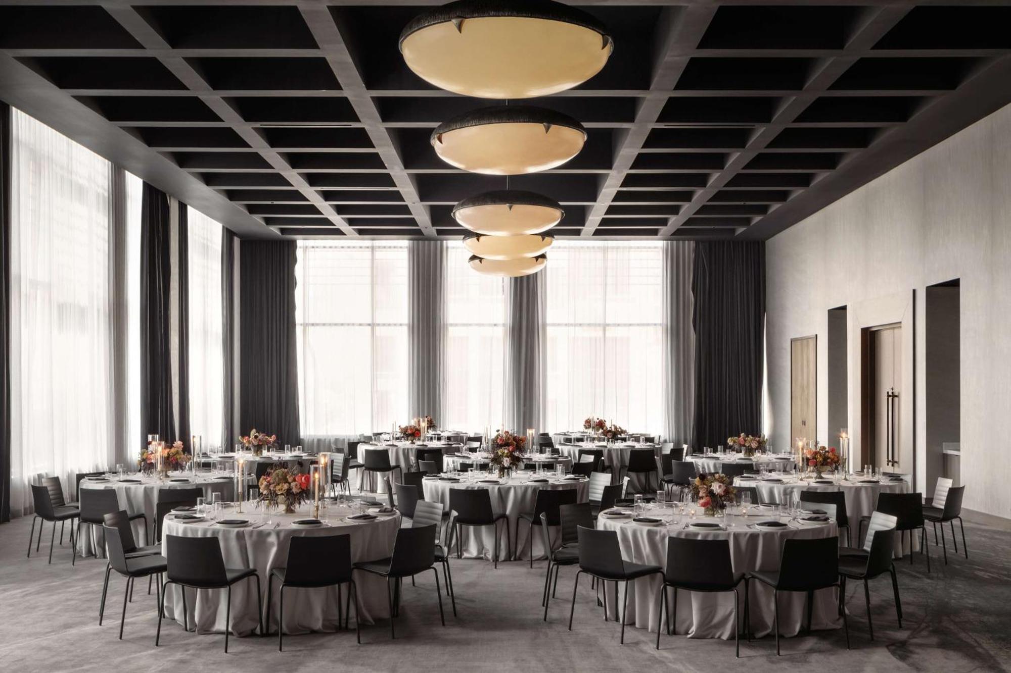 Thompson Austin, By Hyatt Hotel Exterior photo
