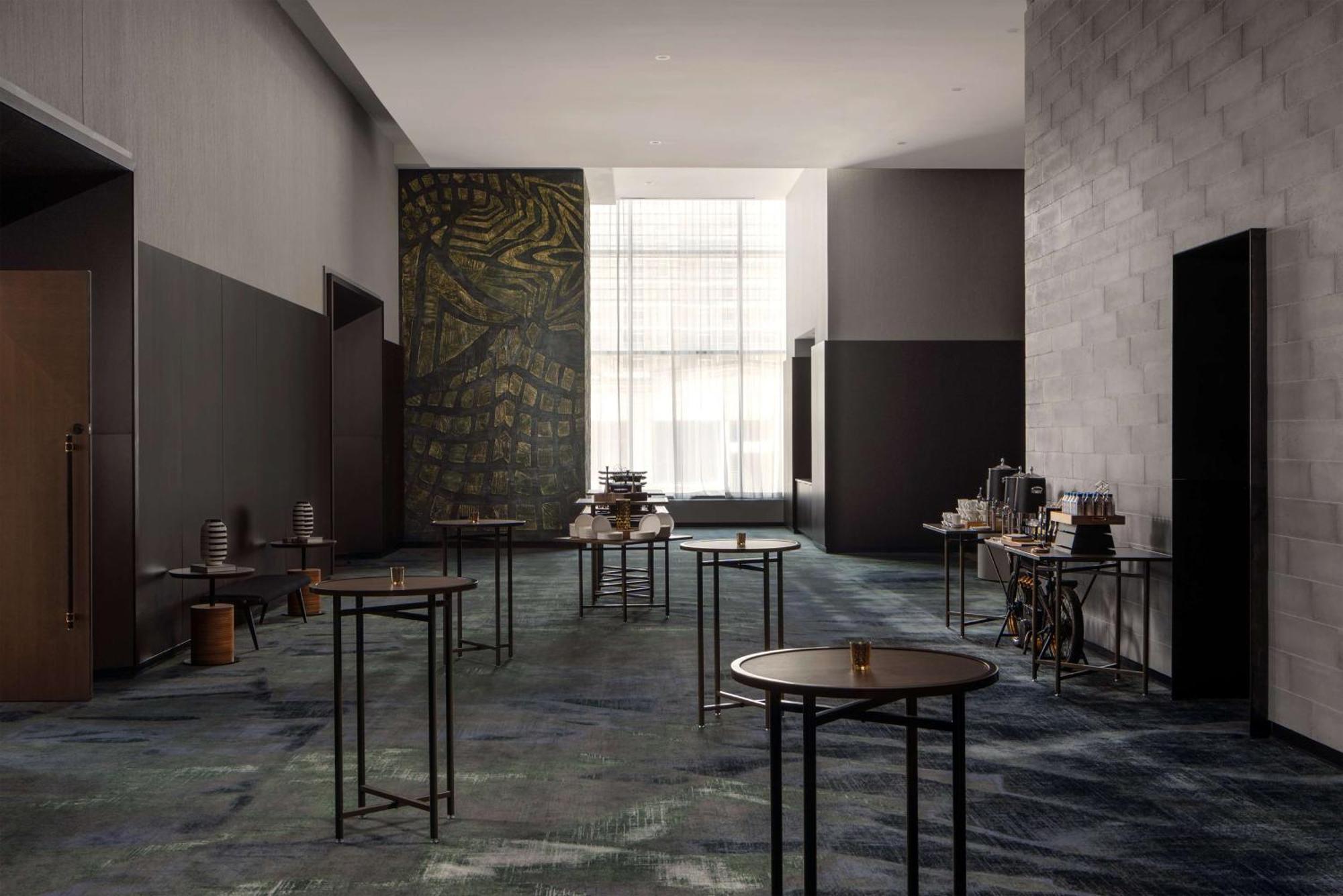 Thompson Austin, By Hyatt Hotel Exterior photo